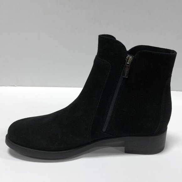 La Canadienne Women La Canadienne Women\'s Saria, Zip-Up Ankle Boot Black Suede, Size 9 M